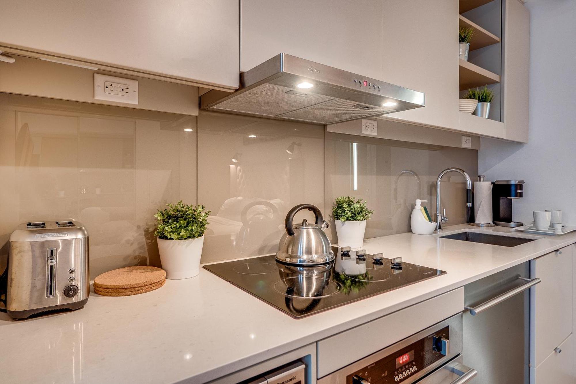 Modern Suite On Peter St - City View 多伦多 外观 照片